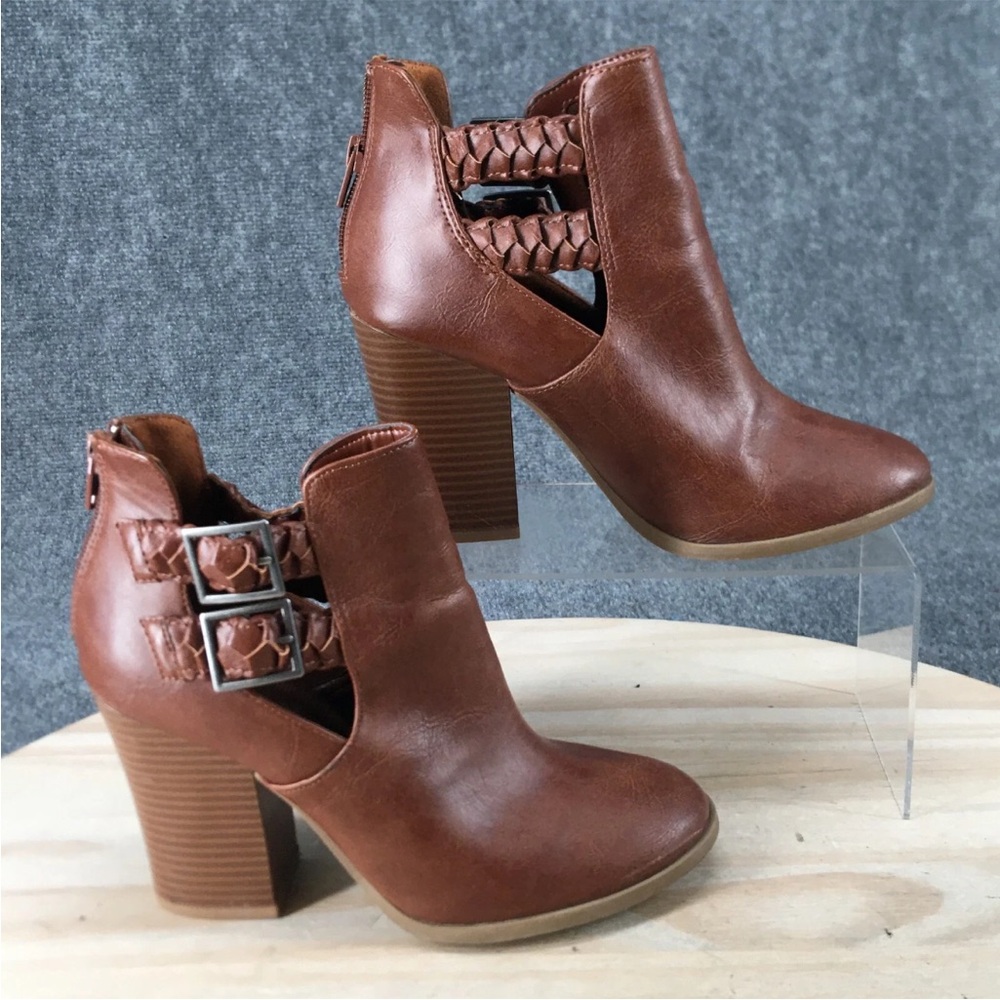 AMERICAN EAGLE Women's Brown Ankle Boots IN SIZE 9